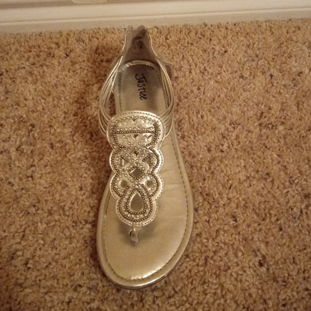 Girl's shoes
